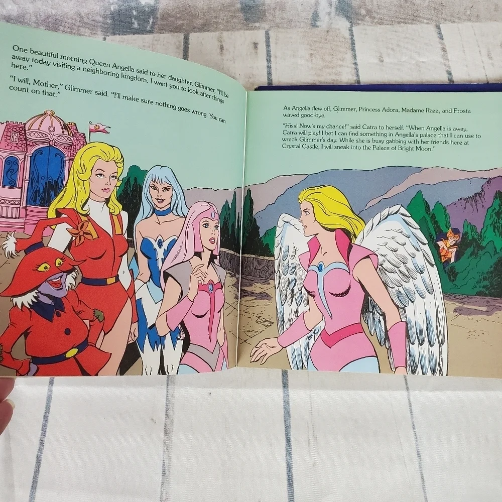 Masters of the Universe Princess of Power  Books - Picture 13 of 15